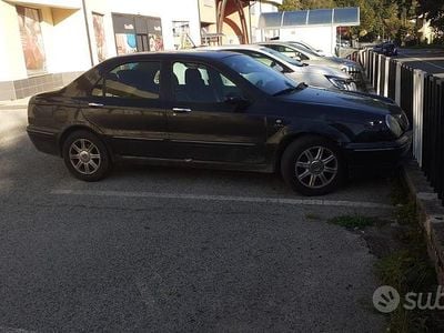 Begagnad Lancia Lybra 116 HK (85 kW) 2001 Svart Sedan