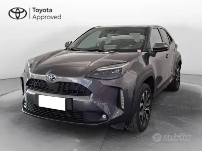 Usata Toyota Yaris Cross Trend 116 CV (85 kW) 2022 Dark grey met SUV