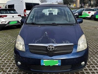 Usata Toyota Corolla Verso 136 CV (100 kW) 2003 Blu Monovolume