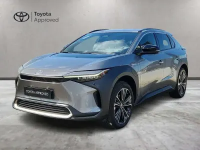 Usata Toyota bZ4X Edition 117 kW (160 CV) 2024 Precious silver & met SUV
