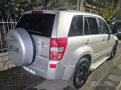 Usata Suzuki Grand Vitara 129 CV (94 kW) 2010 Grigio Berlina