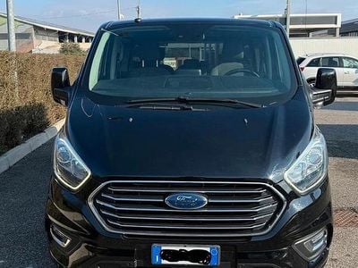 Usata Ford Tourneo Custom 131 CV (96 kW) 2019 Nero Furgone