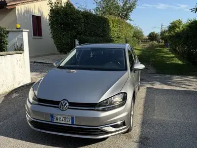 Usata VW Golf VII IQ Drive 116 CV (85 kW) 2019 Grigio Berlina