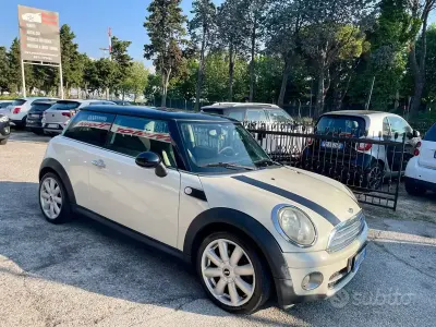 Usata Mini Cooper D 109 CV (80 kW) 2007 Bianco Utilitaria