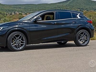 Infiniti Q30