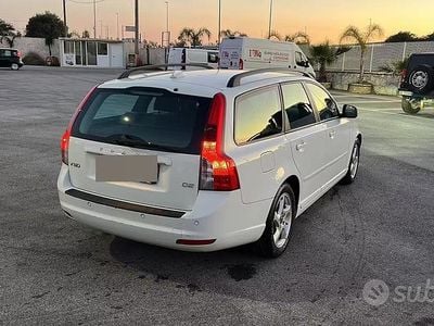 Usata Volvo V50 115 CV (84 kW) 2012 Bianco Station wagon