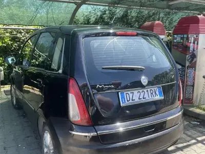 Usata Lancia Musa 90 CV (66 kW) 2009 Nero Monovolume