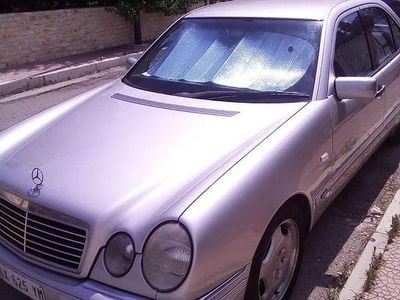 Usata Mercedes E200