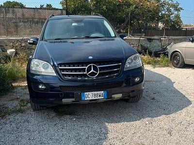 Begagnad Mercedes ML320 224 HK (164 kW) 2006 Blå SUV