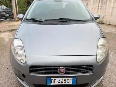 Usata Fiat Grande Punto Active 75 CV (55 kW) 2008 Grigio Utilitaria