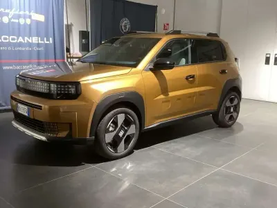 Nuova Fiat Grande Panda La Prima 83 kW (113 CV) 2025 Bronzo Utilitaria