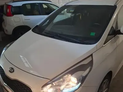 Usata Kia Carens 115 CV (84 kW) 2015 Bianco Monovolume
