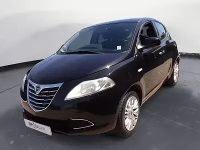 Usata Lancia Ypsilon Silver 62 CV (45 kW) 2015 Nero Utilitaria