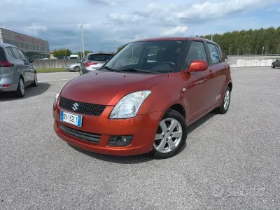 Usata Suzuki Swift GL 92 CV (67 kW) 2009 Arancione Utilitaria