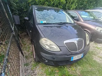 Usata Lancia Musa 90 CV (66 kW) 2006 Marrone Monovolume