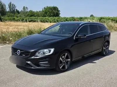 Usata Volvo V60 R-Design Momentum 136 CV (100 kW) 2015 Station wagon