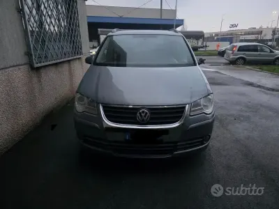 Usata VW Touran Highline 109 CV (80 kW) 2008 Grigio Monovolume