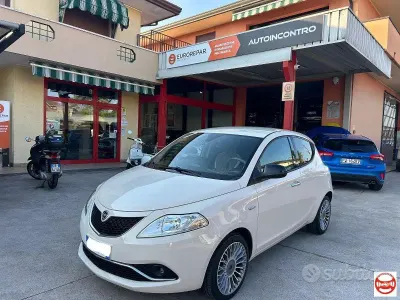 Usata Lancia Ypsilon Gold 95 CV (69 kW) 2017 Other Utilitaria