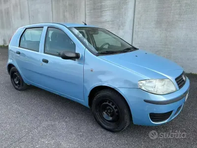 Second-hand Fiat Punto 60 CP (44 kW) 2003 Albastru Hatchback
