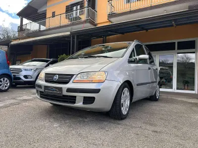 Usata Fiat Idea Emotion 69 CV (50 kW) 2004 Grigio Monovolume