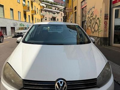 Usata VW Golf VI 122 CV (89 kW) 2011 Bianco Utilitaria