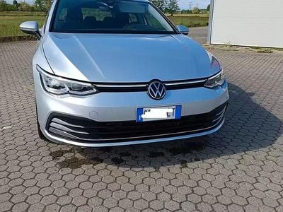 Usata VW Golf VIII Life 131 CV (96 kW) 2023 Grigio Berlina