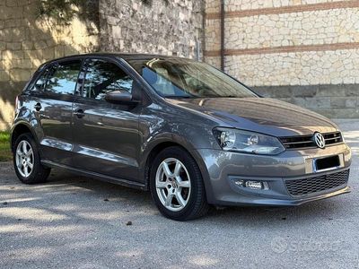 Begagnad VW Polo Comfortline 75 HK (55 kW) 2010 Grå Halvkombi