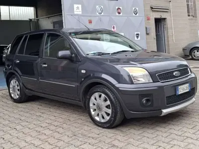 Usata Ford Fusion Titanium 80 CV (58 kW) 2010 Grigio Utilitaria