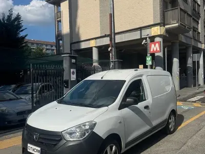 Gebraucht Dacia Dokker 102 PS (75 kW) 2017 Weiß Van / Kleinbus