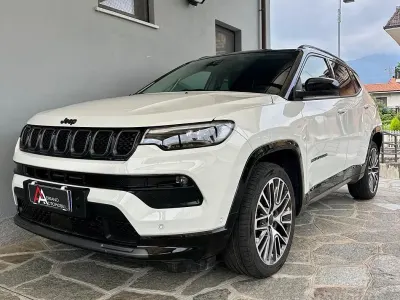 Usata Jeep Compass Summit 131 CV (96 kW) 2025 Bianco SUV