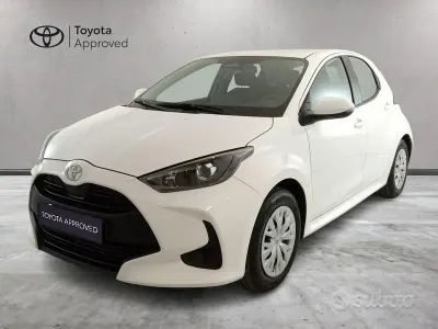 Usata Toyota Yaris Hybrid Active 92 CV (67 kW) 2025 Bianco Berlina