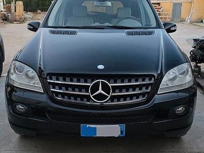 Usata Mercedes ML320 224 CV (164 kW) 2007 Nero SUV