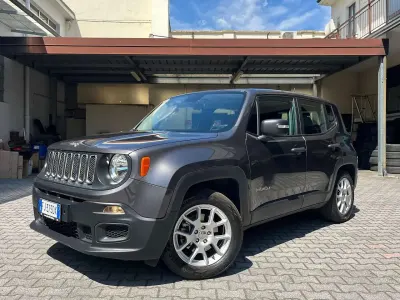 Usata Jeep Renegade Longitude 110 CV (80 kW) 2017 Grigio SUV