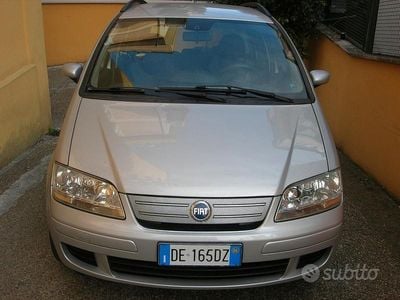 Usata Fiat Idea Emotion 95 CV (69 kW) 2006 Grigio Monovolume