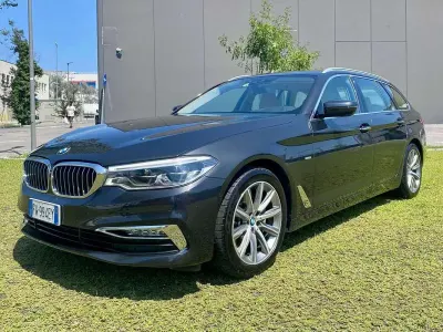 Usata BMW 520 Luxury Line 190 CV (139 kW) 2019 Grigio Station wagon