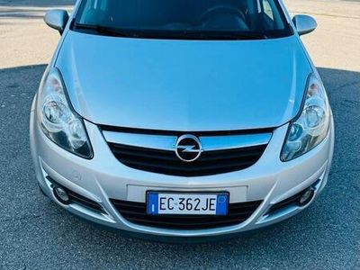 Usata Opel Corsa Club 85 CV (62 kW) 2010 Argento Berlina