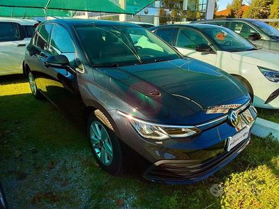 Usata VW Golf VIII Life 150 CV (110 kW) 2020 Nero Berlina