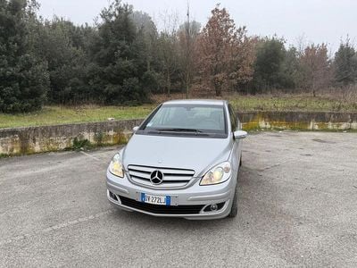 Usata Mercedes B170 115 CV (84 kW) 2009 Argento Monovolume