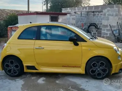 Usado Fiat 500 100 CV (73 kW) 2007 Amarillo Berlina