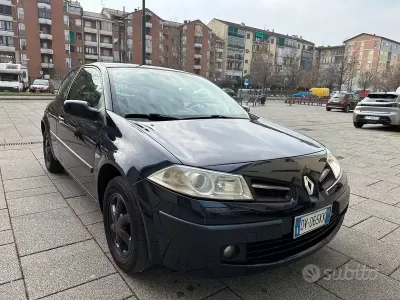 Usata Renault Mégane Coupé Exception 106 CV (77 kW) 2009 Blu Coupé