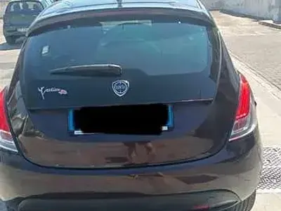 Usata Lancia Ypsilon Gold 69 CV (50 kW) 2013 Utilitaria