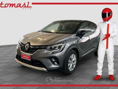 Usata Renault Captur Intens 101 CV (74 kW) 2021 Grigio cassiopea SUV