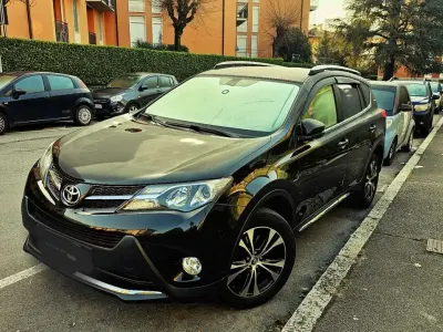 Usata Toyota RAV4 Executive 150 CV (110 kW) 2015 SUV