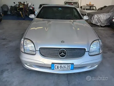 Usata Mercedes SLK200 163 CV (119 kW) 2002 Grigio Cabrio