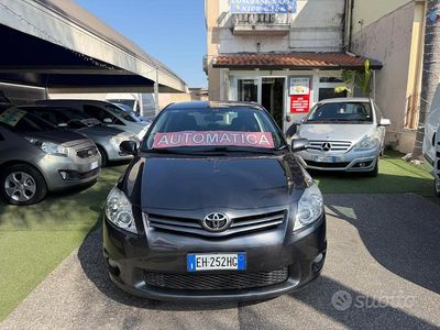 Usata Toyota Auris Active 90 CV (66 kW) 2011 Grigio Utilitaria