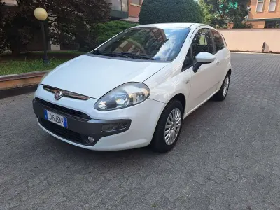 Usata Fiat Punto Evo Dynamic 77 CV (56 kW) 2010 Bianco Utilitaria