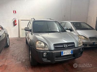 Usata Hyundai Tucson Active 140 CV (102 kW) 2007 Grigio SUV