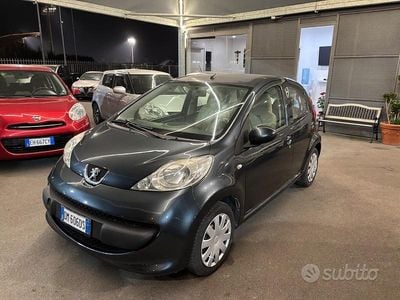 Usata Peugeot 107 68 CV (50 kW) 2007 Grigio Utilitaria
