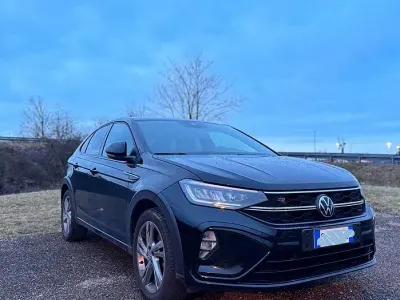 Usata VW Taigo R-line 110 CV (80 kW) 2023 Nero SUV