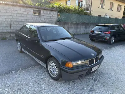 Usata BMW 318 113 CV (83 kW) 1993 Blu/azzurro Berlina